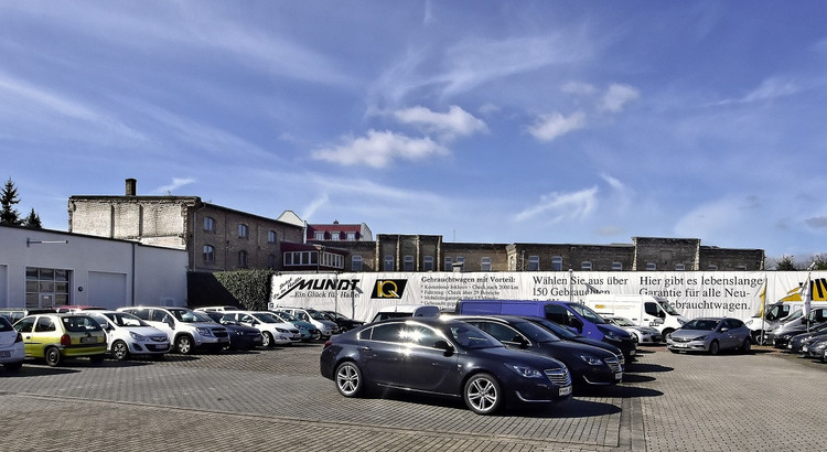 Galeriebild zu Außenansicht mit Hof-11